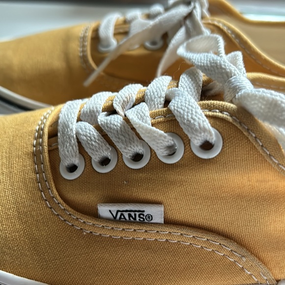 VANS - Picture 3 of 5